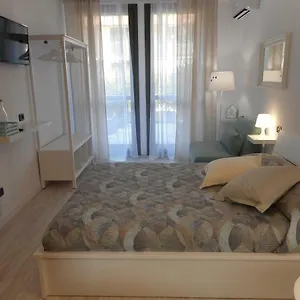 https://borgo-antico-rooms-self-check-in.it-lombardy.com