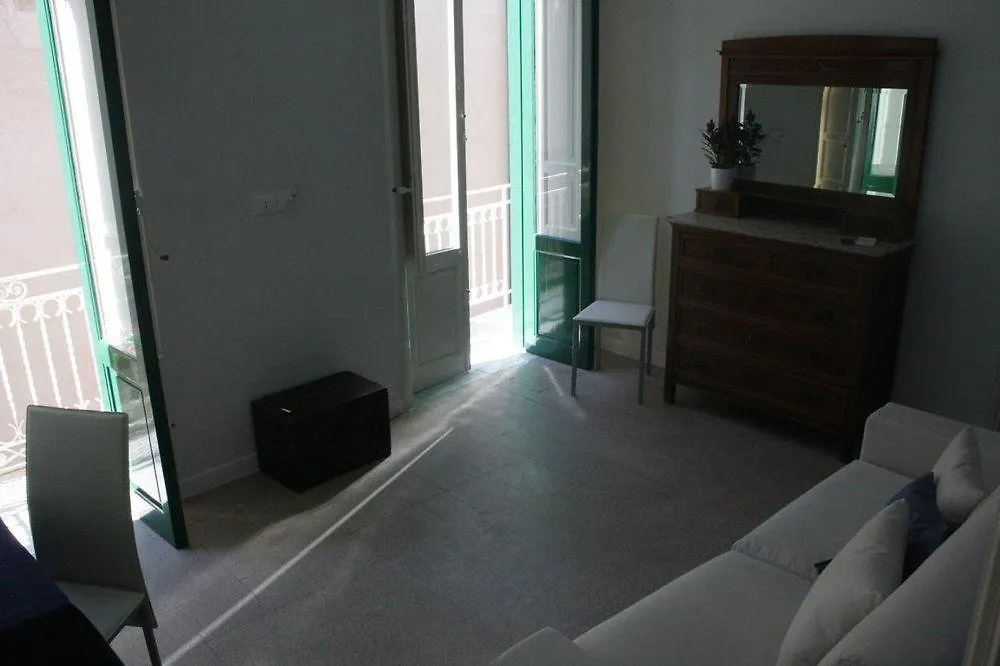 Boutique Rooms&Breakfast GranVeliero Trapani 2*,